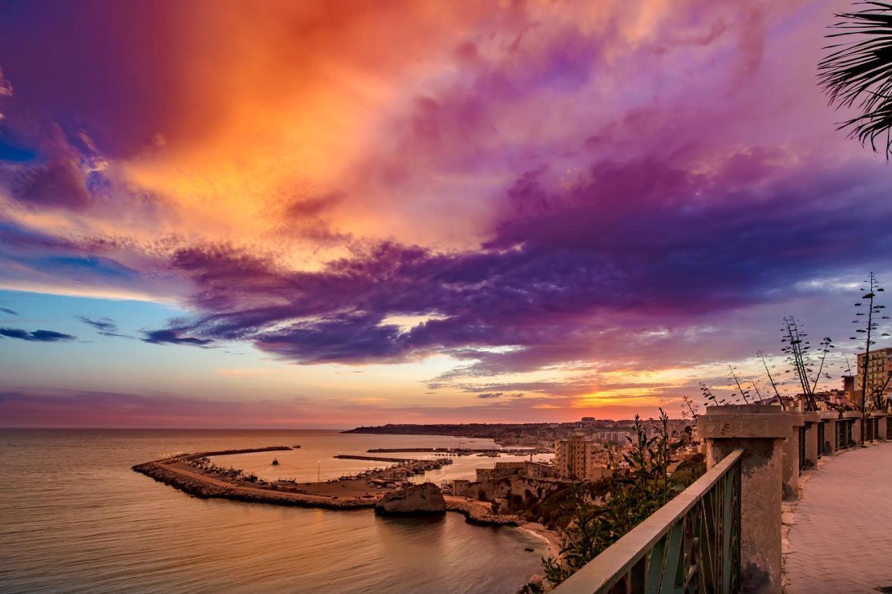 Le Maestranze Deluxe Rooms Sciacca Bagian luar foto